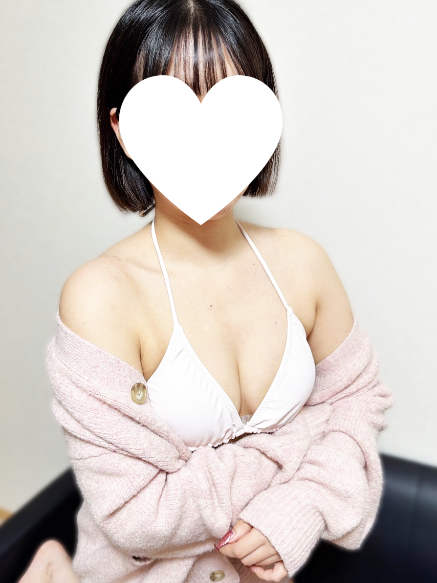 新人・夏菜（かな）